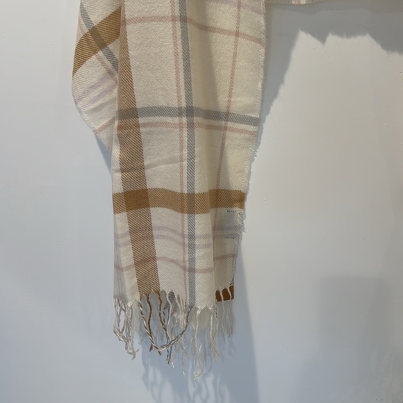 Steve Madden Scarf - Picture 2 of 6